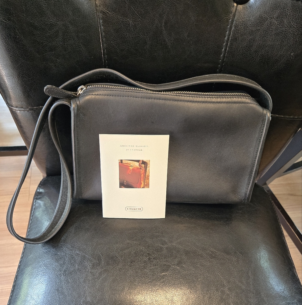 Vintage Coach Black Leather Bag No. A9P- 9057
